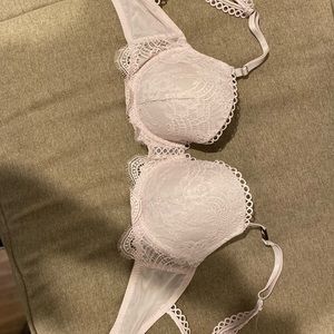 Victoria secret beautiful new bra